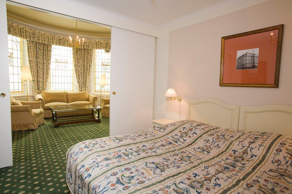 Nh Grand Joanne Hotel